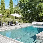 1 Bedroom Awesome In