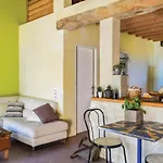 1 Bedroom Awesome In Prázdninový dům *